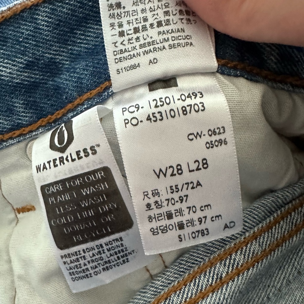 Levi’s 501 light wash high waisted button fly distressed straight leg Jean 28 - Picture 4 of 6
